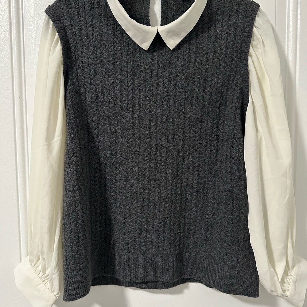 Riley & Rae Charcoal Knit Vest with Ivory Collar, Size Large, New - Picture 2 of 14
